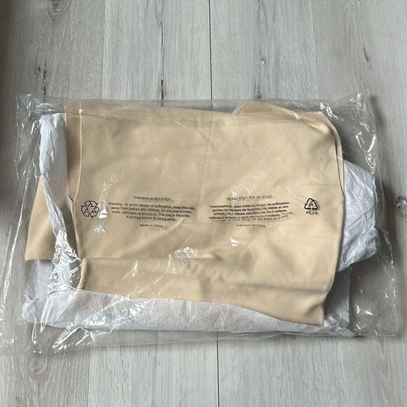 THEORY
Milania Tunic Sweater Wood Ash Lustrate Small NWT in packaging - Picture 6 of 6